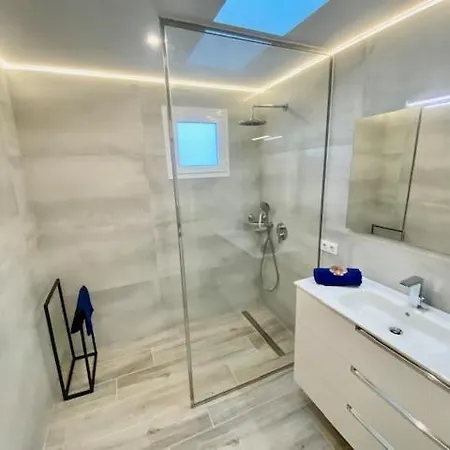 Appartement Marinos 36 *